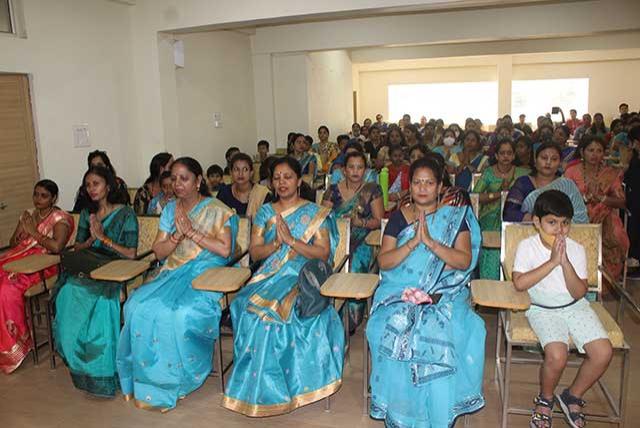 Audience on the occasion of celebration of International Mother's Day organised by Sahasra Sheersha Devi Mandal (unit of Maharishi World Peace Movement) at Maharishi Vedic Sanskritik Kendra Bhopal.