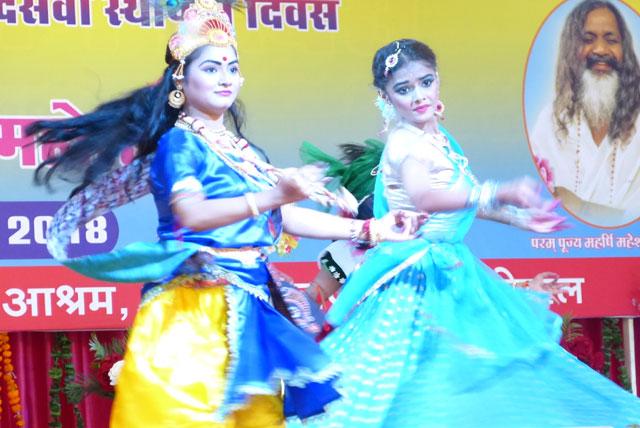 Group dance performance by students of Maharishi Vidya Mandir Silchar.
