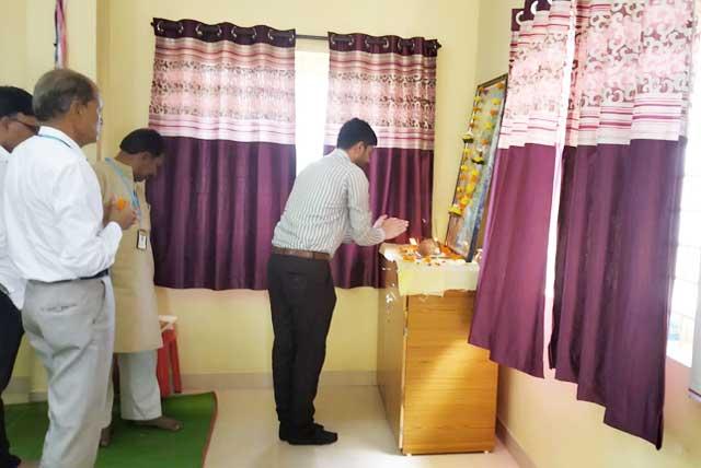 Today on 21 September 2019, World Peace Day Celebrated in School Premises. At the occasion Mr. Nitin SAdgir, S.D.O, Tumsar was The Chief Guest of Function. Mrs. Urmila Turkar (TGT) has given Introductory Speech of Maharishi World Peace Movement. Principal Dhirendra Purohit Welcome The Chief Guest by offering him a bouquet. Shree Guru Parampara Poojan was done after Guest's welcome. T.M. Teacher Mr. Akhil Mishra taken Pranayam and Group Practice of T.M. for All Students of Class IX & X with their Teachers. Speech regarding Maharishi World Peace Movement and his importance was explained by The Principal. Then Mr. Nitin Sadgir shared his valuable experience of Meditation in his speech. In the last OATH taking was done by the Principal. Mr. Umesh Chauhan has given Vote of Thanks. Kindly acknowledge the receipt for the same.