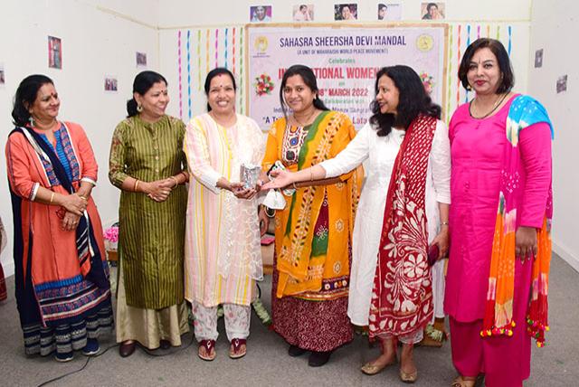 Maharishi World Peace Movement celebration started with group Transcendental Meditation and lighting of lamp by Smt. Reeta Prakasham, State President, MP, Smt.Chitra Shrivastava, Chair person Samvedna Society for Global Concerns, Smt.Arya Nandkumar, National Secretary - Communication, Maharishi World Peace Movement and Smt.Suman Yadav, District Secretary, Bhopal. Smt.Arya Nandkumar welcomed all the dignitaries and participants present there. 