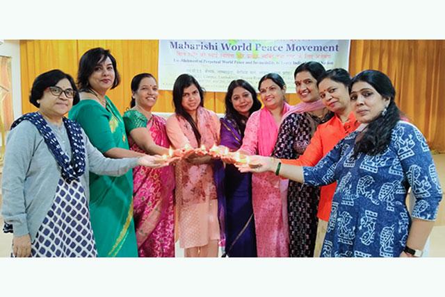 Sahasrasheersha Devi Mandal, female wing of Maharishi World Peace Movement, Bhopal chapter had a pre-Diwali celebration at Maharishi Vedic Sanskritik Kendra, Arera Colony with great enthusiasm. 