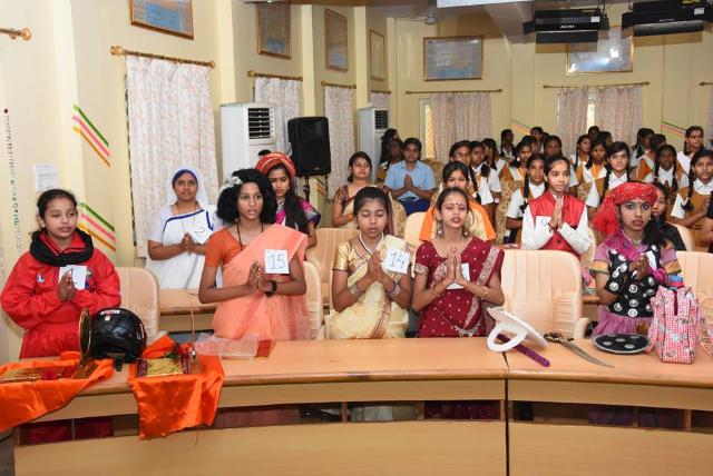 Hariyali Teej Celebration under the banner Sahasrasheersha Devi Mandal, female wing of Maharishi World Peace Movement. SDM, Bhopal unit organised this programme.