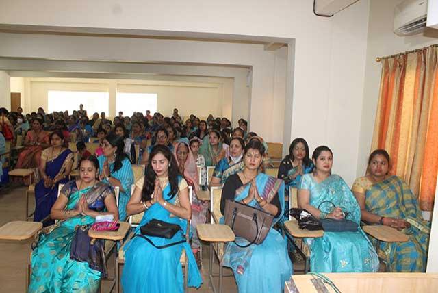 Audience on the occasion of celebration of International Mother's Day organised by Sahasra Sheersha Devi Mandal (unit of Maharishi World Peace Movement) at Maharishi Vedic Sanskritik Kendra Bhopal.