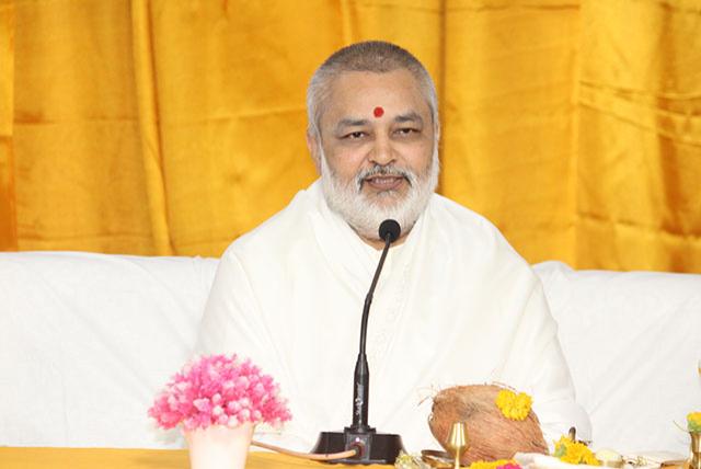 Pujya Brahmachari Girish Ji addressing the audience on the occasion of celebration of International Mother's Day organised by Sahasra Sheersha Devi Mandal (unit of Maharishi World Peace Movement) at Maharishi Vedic Sanskritik Kendra Bhopal.