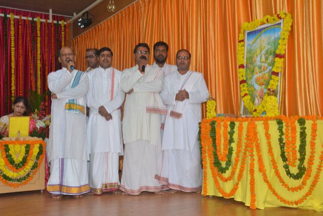 Vedic chanting being done by Yagyacharyas of Maharishi Ved Vigyan Vishwa Vidyapeetham.