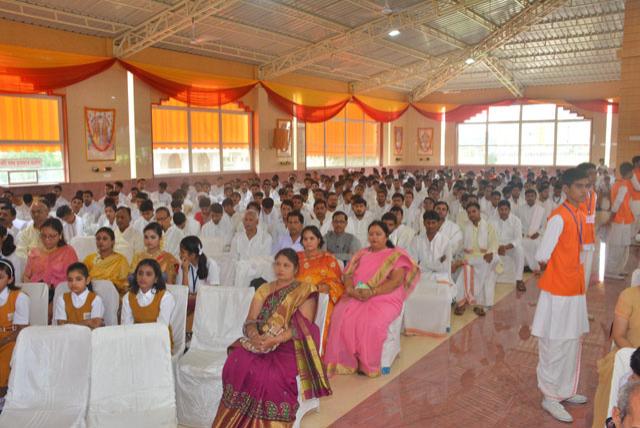 Vedic Pundits in audience.