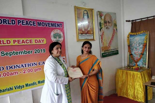 Today the world peace day celebrated in school in the form of Blood donation camp organised with the help of the doctor and staff of Victoria hospital Jabalpur.
Programe started with Guru Pujan then taking of the oath by all the. Staff of our school. 20 minutes group meditation was done by all. 
Chief guest of the programme was Dr Mrs Amitos, Blood bank incharge. Light was thrown on the objectives and agenda of Maharishi world peace movement by the principal Mrs Gurpreet Verma in her address. Dr Amitose expressed her gratitude to the principal in her address, felt delighted to see the enthusiasm among the lady staff members of the school for generously donating their blood.
In all 55 people attended the programme and 28 people donated blood including 9 staff members of school. 