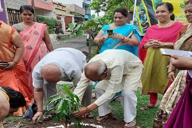 Under the campaign of 'Hara Bhara Aur Sheetal Bharat', plantation was done by Maharishi World Peace Movement in BHEL Nagar, Bhopal.