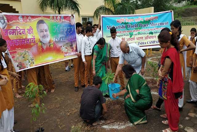 Maharishi World Peace Movement and Maharishi Vidya Mandir, Ayodhya Nagar jointly organized plantation at Ayodhya Nagar, Bhopal on 59th birthday of Brahmachari Girish Ji, Hon???ble Chairman, Maharishi Vidya Mandir Schools Group. 