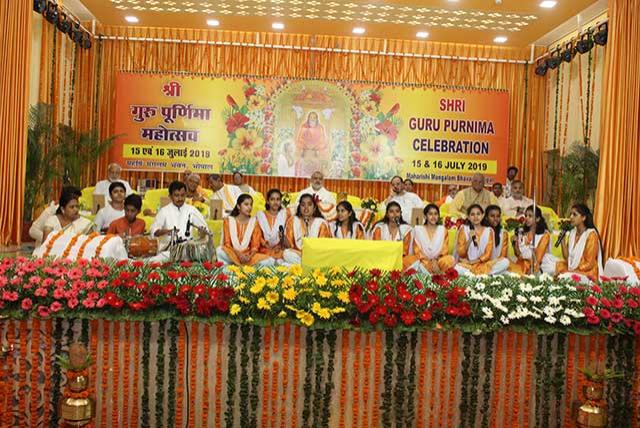 Group song was performed by Students of Maharishi Centre for Educational Excellence Bhopal on 1st Day of Shri Guru Punrmia celebration organised on 15th July 2019 at Manglam Bhawan, Maharishi Vidya Mandir Ratanpur Campus.