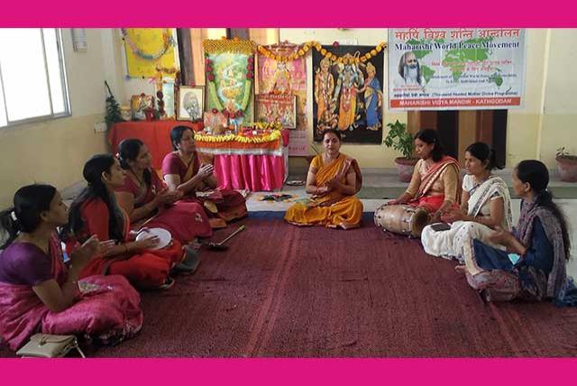 MVM KATHGODAM : Regarding SDM Foundation Day Celebration Maharishi Vidya Mandir Kathgodam celebrated Foundation Day of Shahashra Sheersha Devi Mandal on the occasion of Navratri. Shri Guru Pujan and Skendmata's Pooja and recite Durga Chalisa and Bhajan of Matarani were performed.