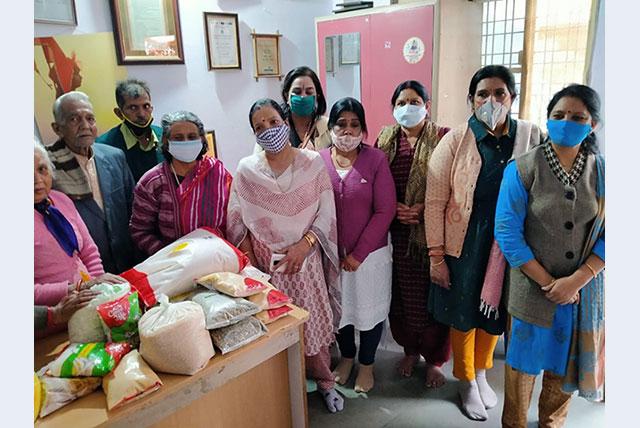 Sahasrasheersha Devi Mandal, female wing of Maharishi World Peace Movement celebrated New Year at Apna Ghar Old Age Home, Kolar Road Bhopal on 5th January 2020. 