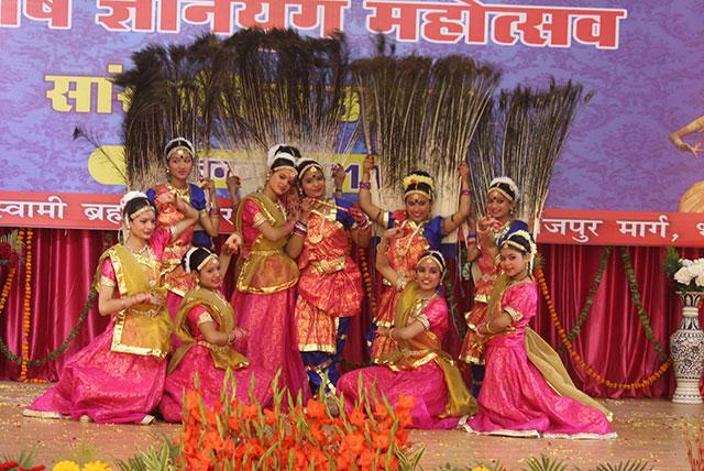 Students of MVM performing 'Pea cock Radha Krishna dance' during Sanskriti Diwas Celebration 2019.