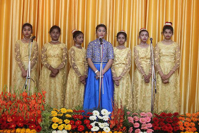 Students of Maharishi Vidya Mandir Trilanga branch singing devotional song.