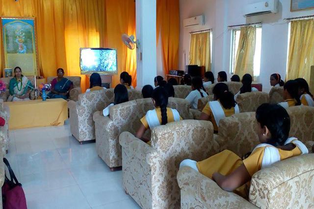 World Peace Assembly participants listening to tapes of Maharishi Mahesh Yogi Ji during knowledge session.